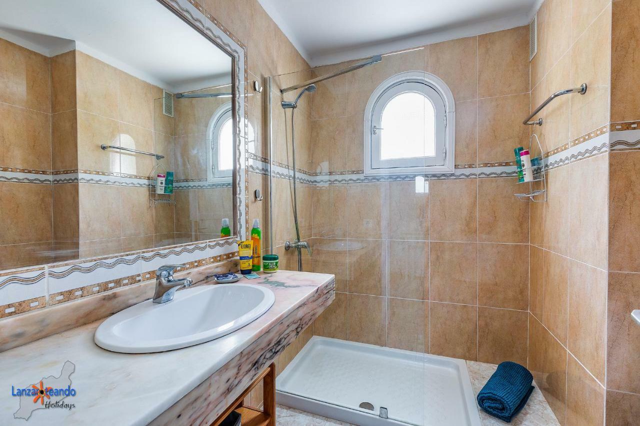 Vivienda Vacacional Rose Costa Teguise Eksteriør bilde